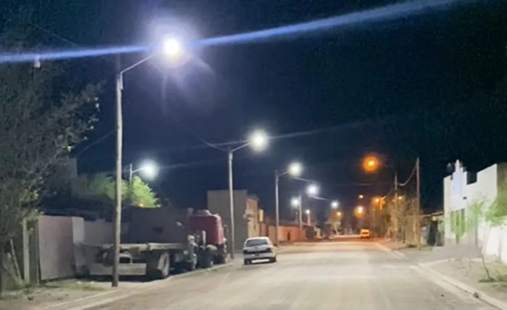 El municipio de Godoy instaló medidores para controlar el consumo del alumbrado público y los vecinos pagarán menos a partir de ahora. Foto: archivo