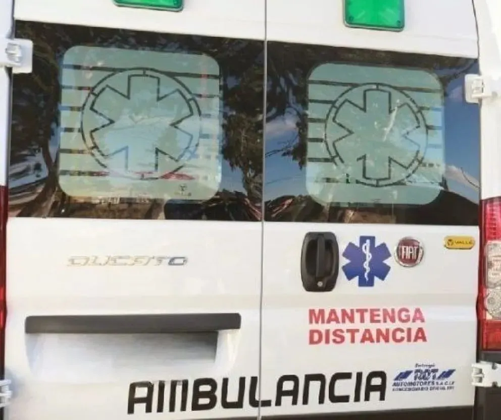 Un importante operativo sanitario y policial se desplegó sobre Ruta 22 tras el choque frontal ocurrido cerca de Cervantes. Los heridos fueron trasladados al hospital Francisco López Lima de Roca. Foto: archivo