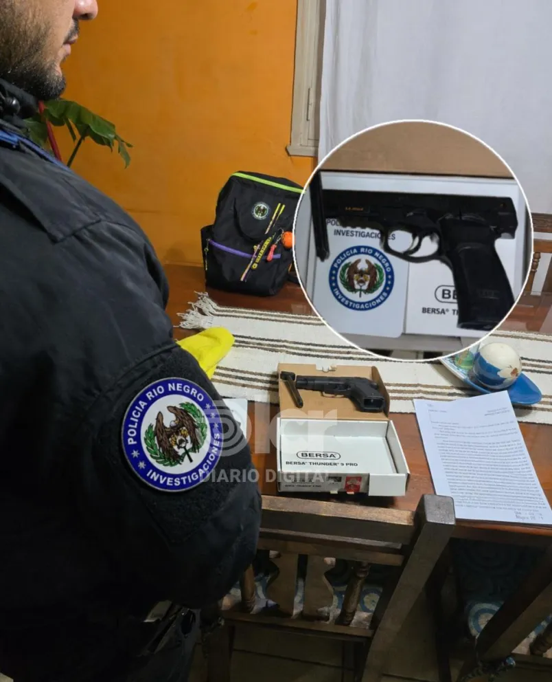 El allanamiento se realizó ayer por la tarde. Se imputó al estudiante. Foto Policía RN.