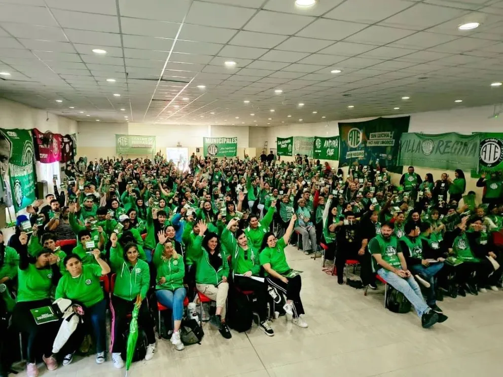 ATE aprobó la propuesta salarial del Gobierno provincial y reclamó una urgente actualización de las asignaciones familiares y adicionales estatales. Fotos: ATE.