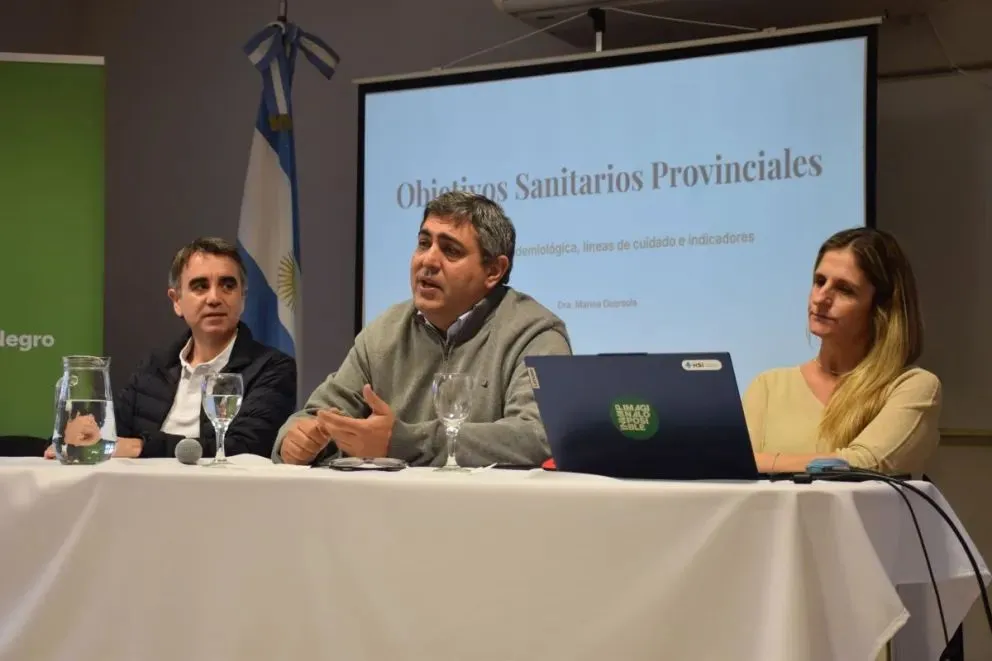 El funcionario ratificó que la provincia ya normalizó el stock de vacunas antigripales y del calendario obligatorio. Foto: Gobierno de Río Negro.