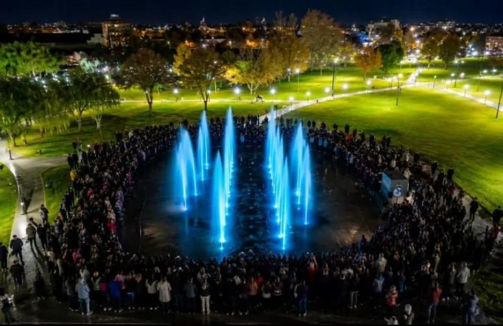 Las intervenciones culturales en la fuente comenzaron el sábado y siguieron ayer. Foto Municipio VR. 