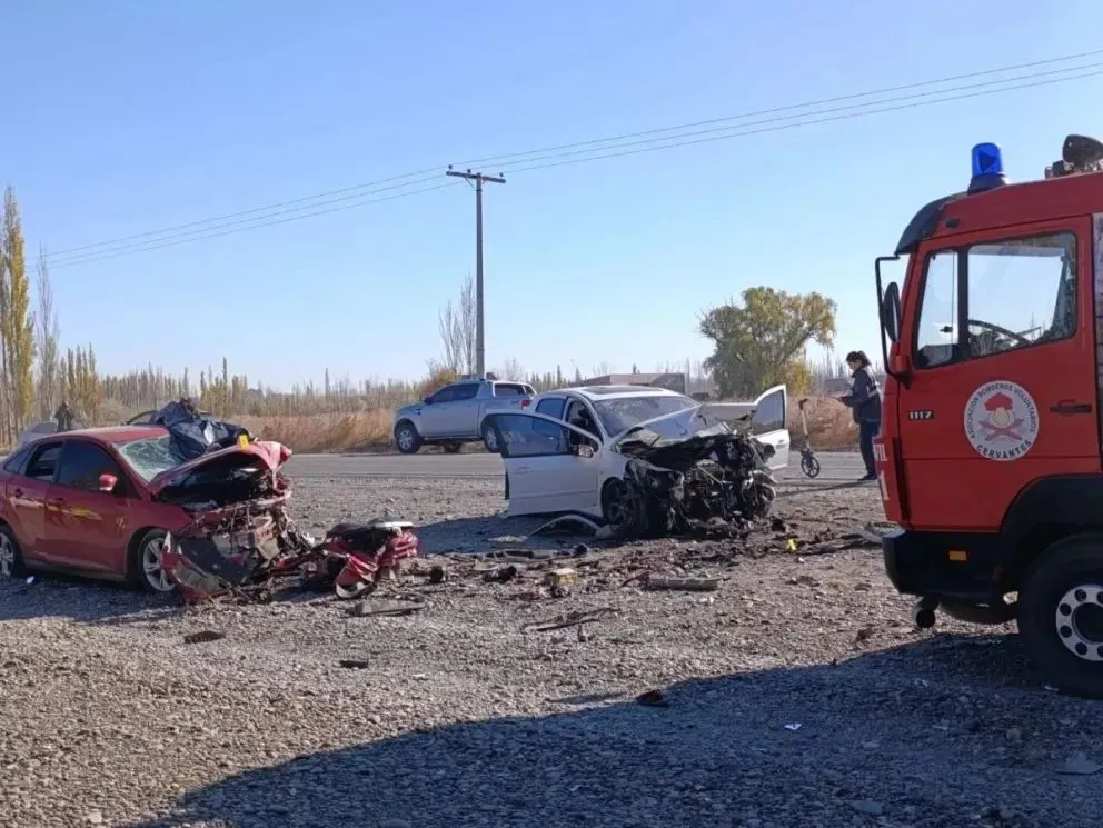 El choque fatal ocurrió sobre Ruta 22 en Cervantes y provocó la muerte de Omar Moreno, un vecino muy querido de la localidad. Foto Tania Domenicucci-ANR