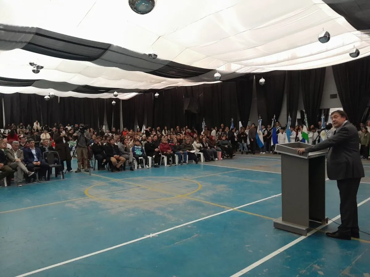 El gobernador Weretilneck ratific&oacute; inversiones en servicios e infraestructura. Foto Cristian C&oacute;rdoba.