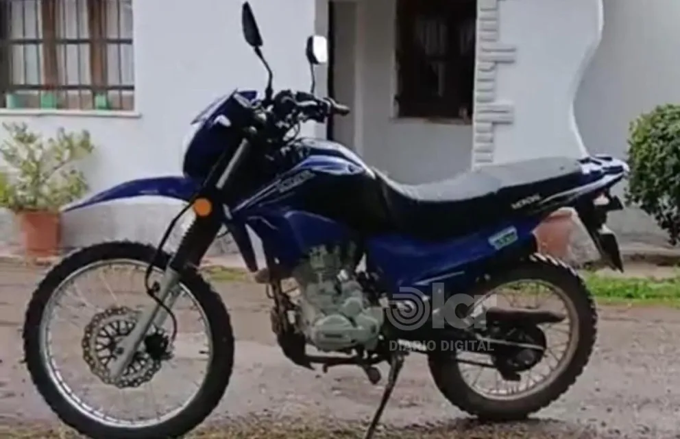 El robo de la Mondial, modelo TD 150, dominio A206EEW, de color azul se produjo a las 4. Foto gentileza.