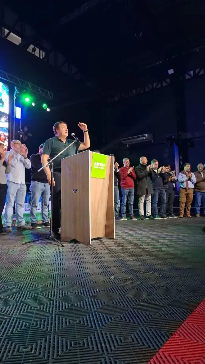    El gobernador Alberto Weretilneck habl&oacute; en el acto inaugural. Foto Cipo360