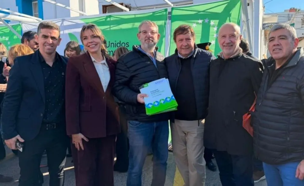 El intendente estuvo en Viedma donde firmó el convenio para abrir una escuela de capacitación laboral de la Fundación UOCRA. Foto: gentileza