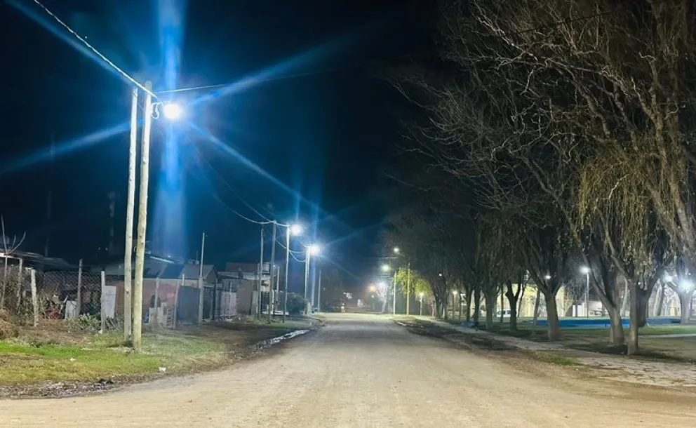La calle San Luis está renovada con la incorporación de luminarias de tecnología LED. Foto: gentileza