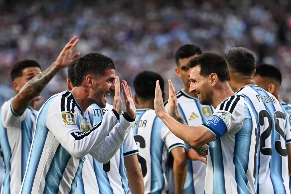 Argentina ganó 3-0 ante Argelia en su debut mundialista. 