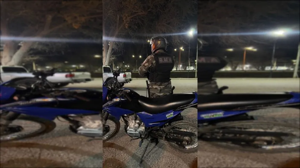 Una de las motos que fue retenida en los operativos que se desarrollaron durante el fin de semana en Villa Regina. Foto: gentileza
