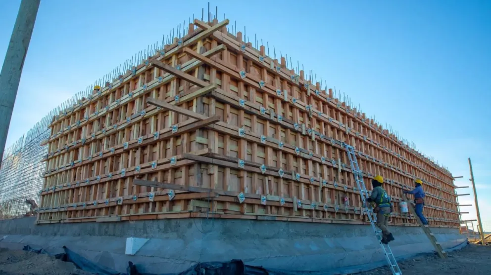 Avanza la obra que beneficiará a más de 100.000 personas. Foto Gobierno RN.