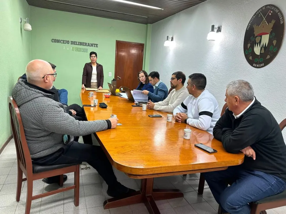 Esta mañana se realizó la apertura de propuestas económicas para la compra de un camión compactador. Foto: gentileza