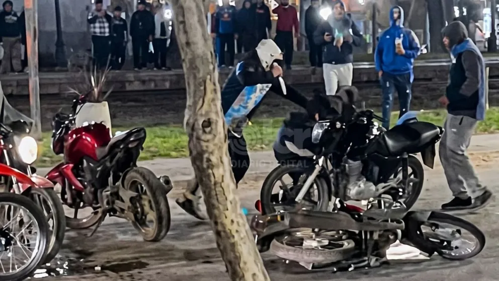 El hecho ocurrió durante la madrugada, en pleno festejo por el triunfo de la Selección Argentina. Foto captura de video: gentileza