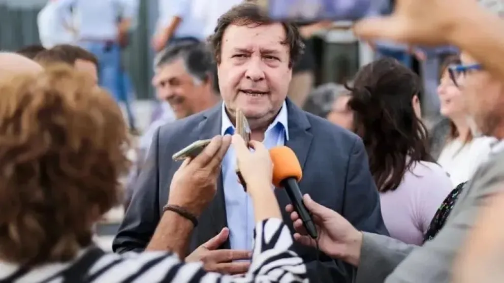 El gobernador Weretilneck precisó que si bien "conceptualmente estamos de acuerdo" con Nación para el traspaso de las rutas, faltan definir varios aspectos del convenio. Foto: archivo.