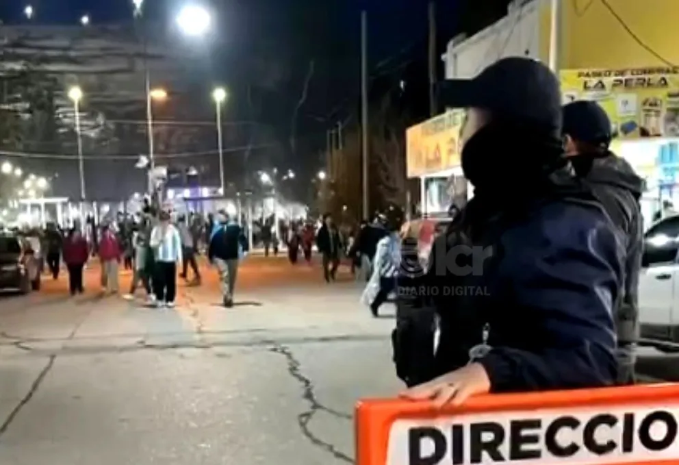 Alrededor de 70 policías de distintas unidades policiales que van de Cervantes a Chichinales participaron del operativo. Foto gentileza. 