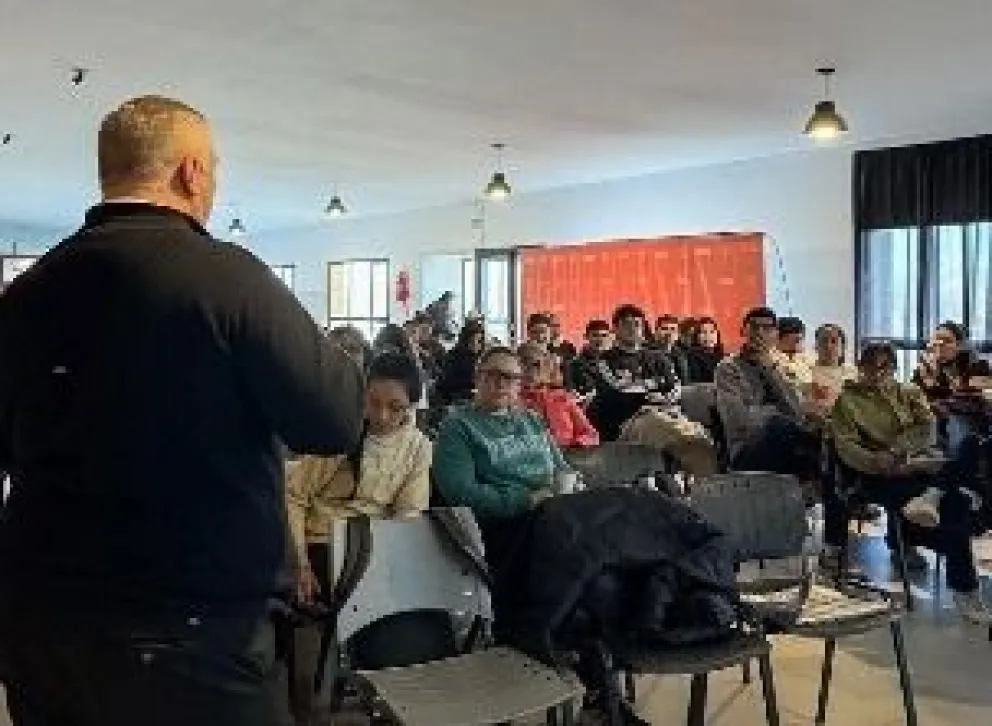 Hasta la fecha cerca de noventa vecinos realizaron el curso. Foto archivo.