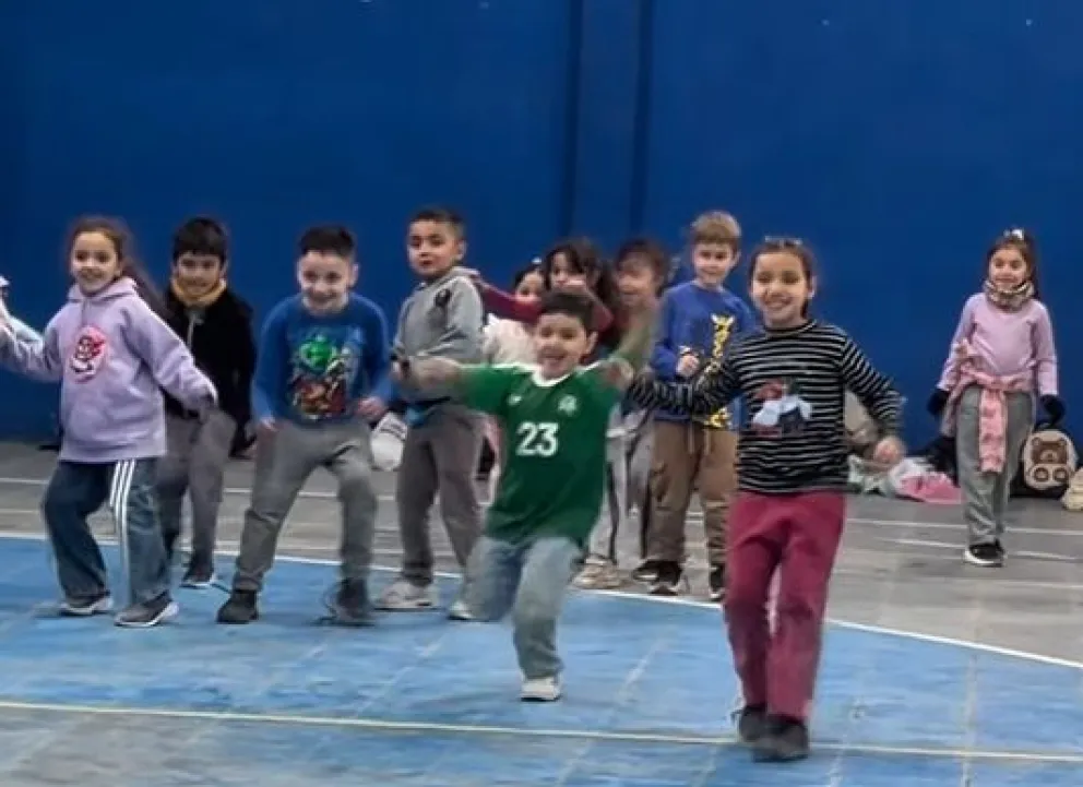 Los chicos de Godoy cerraron hoy las actividades de la colonia de vacaciones y mañana habrá una jornada para todos los vecinos. Foto: gentileza