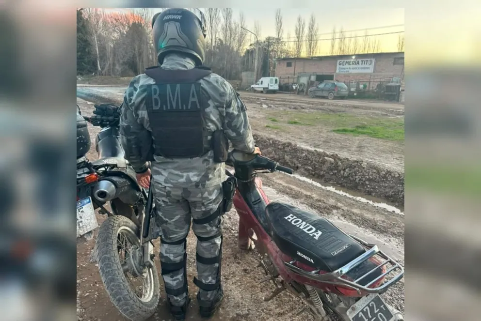 Una de las tres motos recuperadas había sido robada en el 2012 en General Roca. Foto Policía RN. 