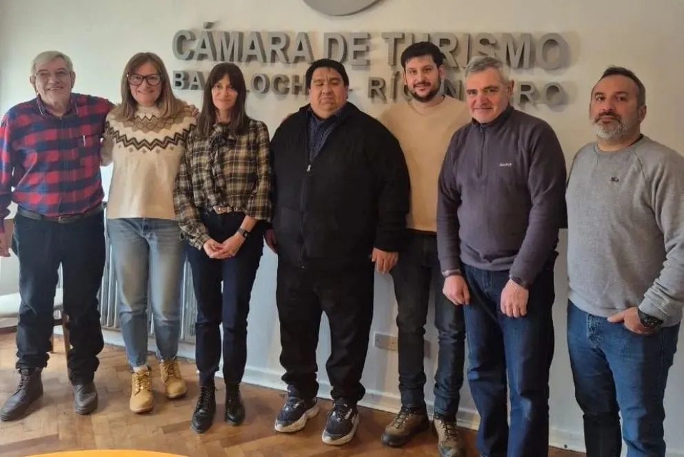 El hotelero Agustín Rodríguez, al centro de la imagen, encabeza la nueva comisión directiva de la institución. Foto gentileza.
