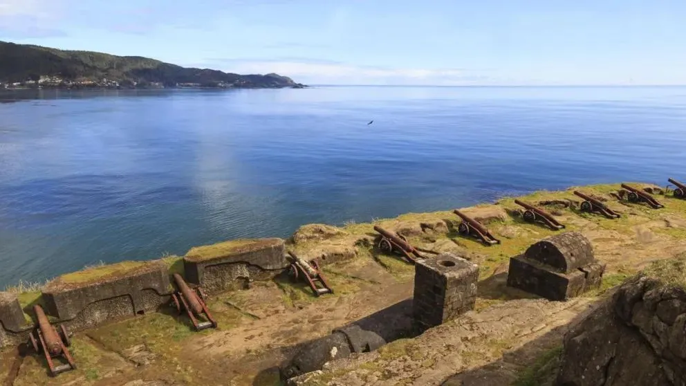 Los cañones del Fuerte de Niebla resultaron infructuosos.