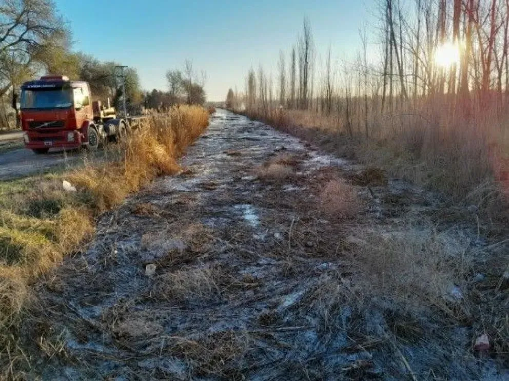 El agua comenzar&aacute; a recorrer el Canal Principal desde Barda del Medio y, con el correr de los d&iacute;as, volver&aacute; a verse con este caudal a su paso por Regina. Foto: archivo LCR