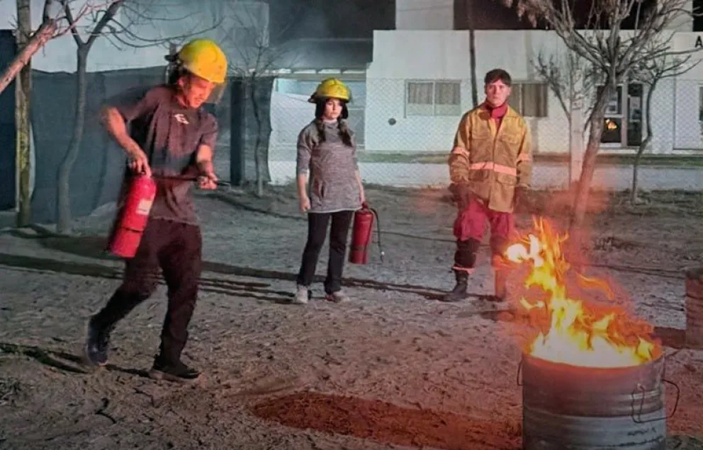 La capacitación está dirigida a los vecinos para que usar adecuadamente los extintores ante una primera intervención ante una incendio. Foto: archivo