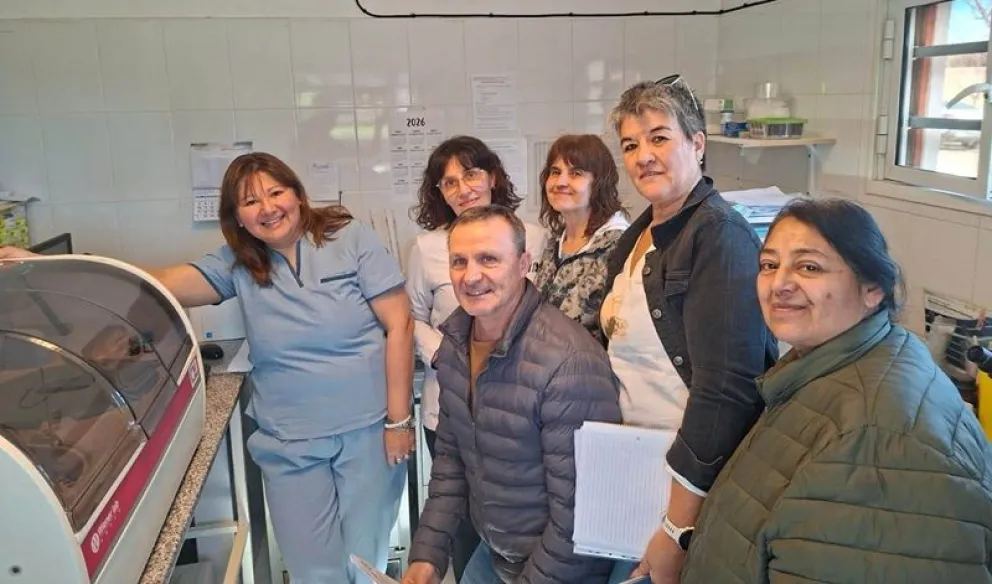 El equipo autoanalizador clínico fue donado por el Grupo de Apoyo al hospital de Chichinales. Foto: gentileza