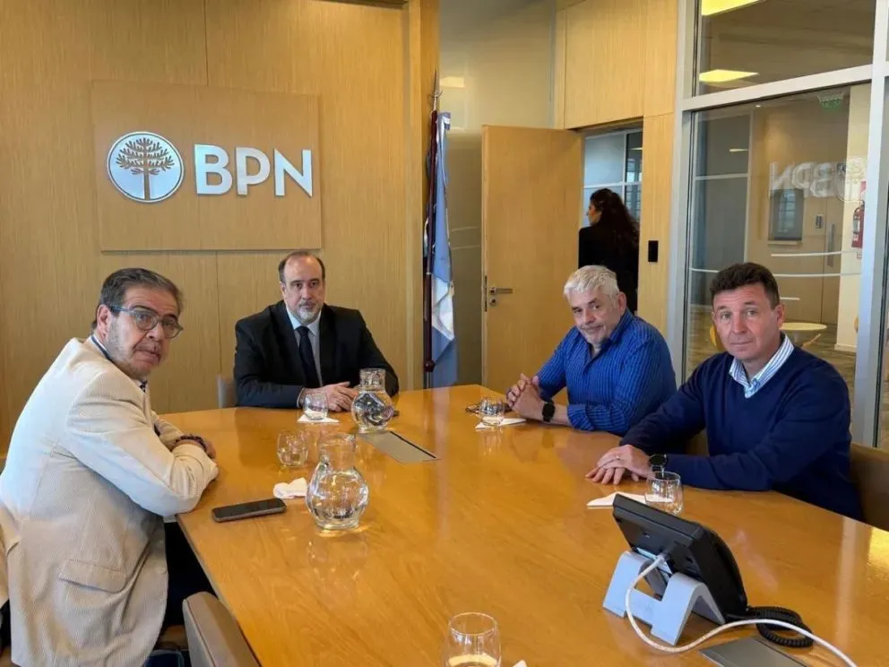 Los intendentes de Regina, Choele y San Antonio se reunieron con el presidente del BPN, Gabriel Bosco. Foto: gentileza.