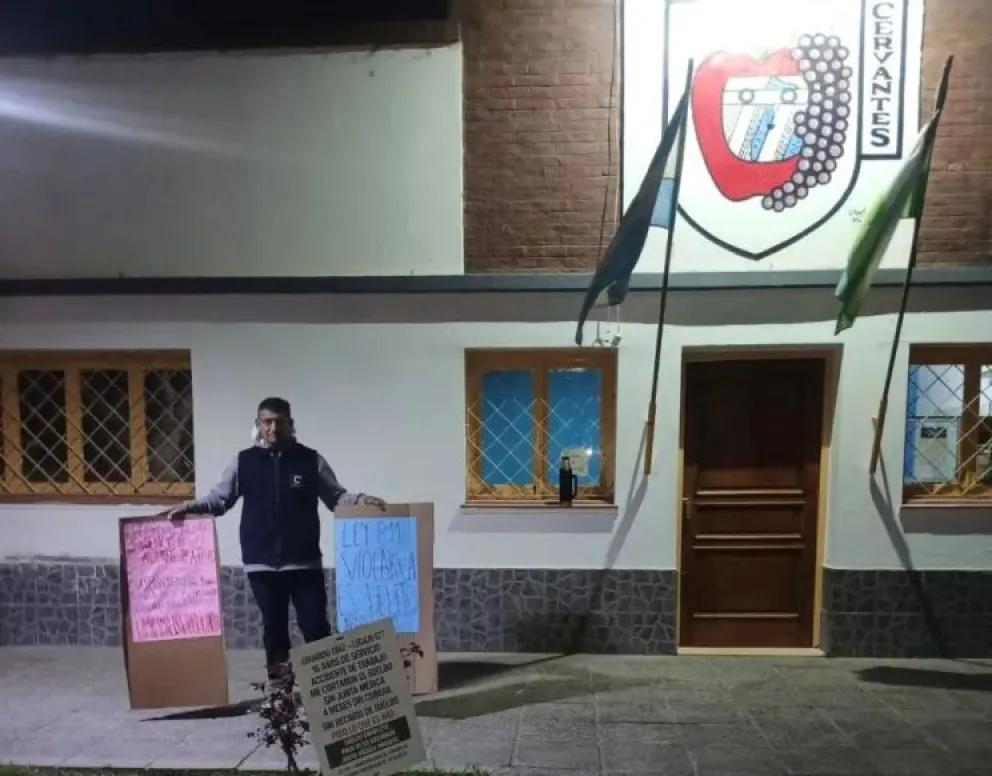 Diaz afirmó en dialogo con ANR que de no tener respuestas, buscará la forma de "tener la atención" del Municipio de Cervantes sin dañar el espacio público. Foto cortesía