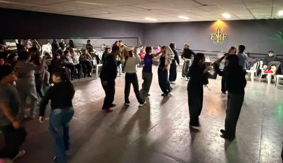 La Escuela Municipal de Folclore "Profesor Sergio Pérez" festejó sus 49 años de vida. Foto: gentileza.