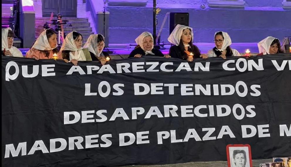Cada año estudiantes del CEM N° 83 de Regina realizan actividades para recordar y homenajear a los desaparecidos en la Noche de los Lápices. Foto: archivo