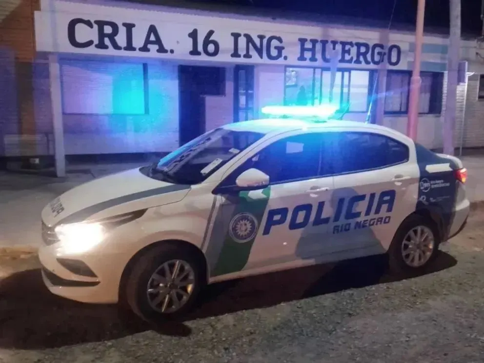 El llamado a la Comisaría 16 se produjo a las 20. Pese a las heridas, la víctima está fuera de peligro. Foto LCR archivo.