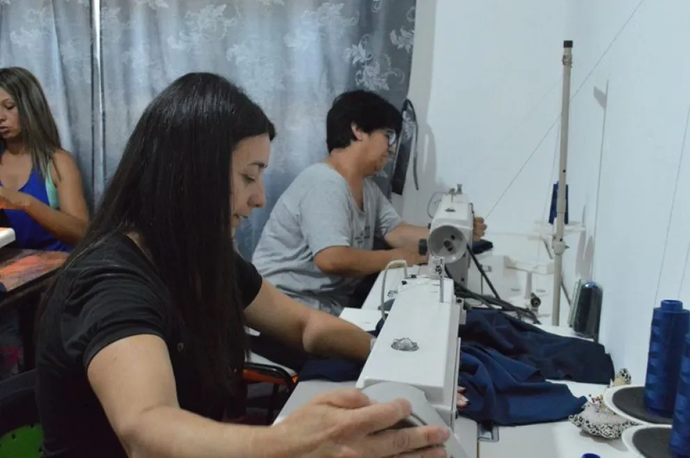 El taller permitirá potenciar emprendimientos de costura de vecinos de Godoy. Foto: web