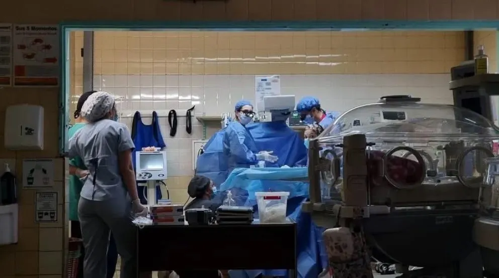 El momento de la operación. Foto Hospital Zonal