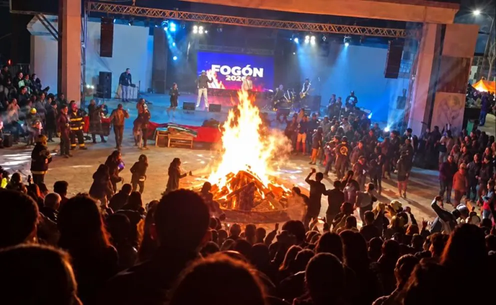 En Regina el Fogón Estudiantil reunió a casi 5.000 estudiantes y familias en el anfiteatro municipal Cono Randazzo. Foto: gentileza 