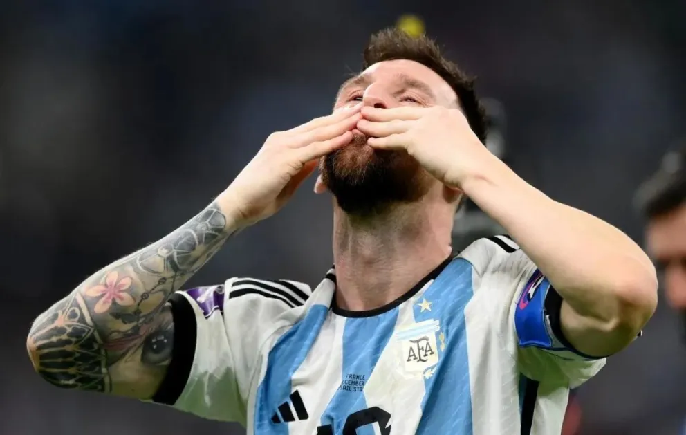 Lionel Messi jugará esta noche ante Benín su partido número 208 y último con la Selección Argentina, en un Monumental preparado para una extensa jornada de homenajes y emoción. Fotos: AFA.