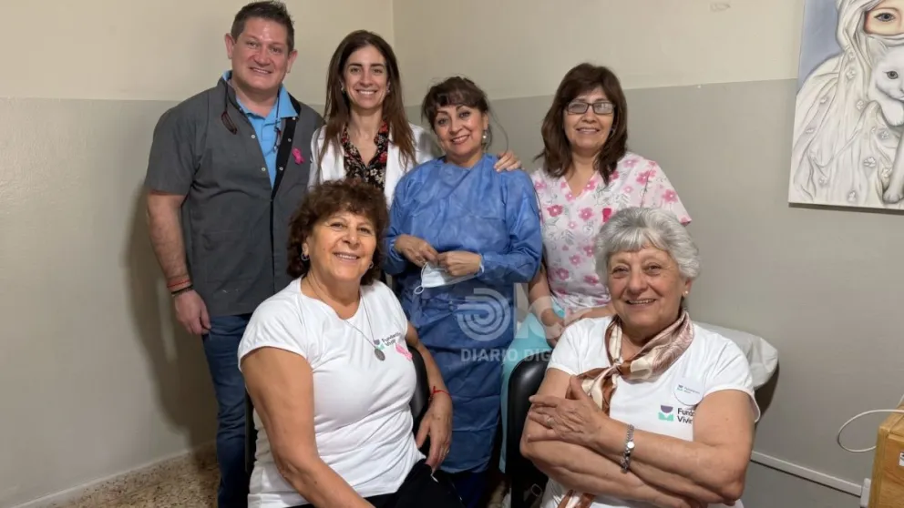 Integrantes de la Fundación Vivir y profesionales que forman parte de La Casita Oncológica brindaron detalles a LCR sobre el lugar. Foto: Celeste Cerezuela 