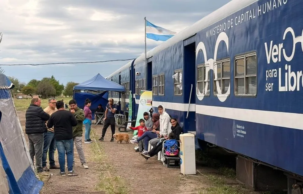 El tren del Ministerio de Capital Humano estará desde el 2 al 6 de noviembre en Chichinales para brindar atención gratuita. Foto: gentileza
